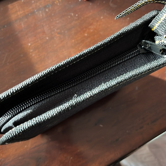 Portable CD holder, 40 pieces zippered black brand new - Picture 4 of 5